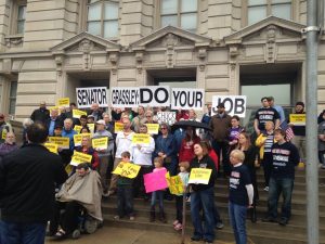 Image (2) Grassley-do-your-job-300x225.jpg for post 34219