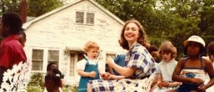 hillary-with-kids-2