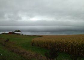thunderstorm-rolling-in