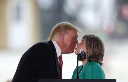 joni and trump kissing